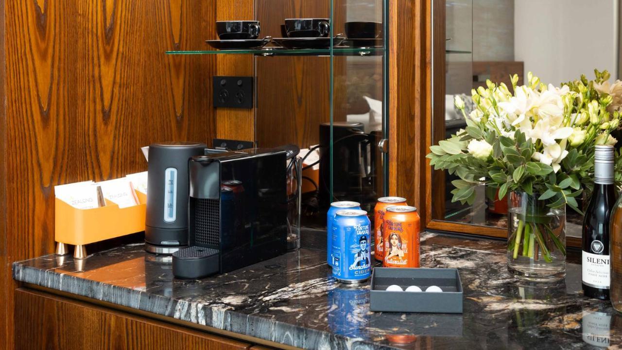 Horizon By Skycity Auckland Extérieur photo A Nespresso coffee machine in a hotel room