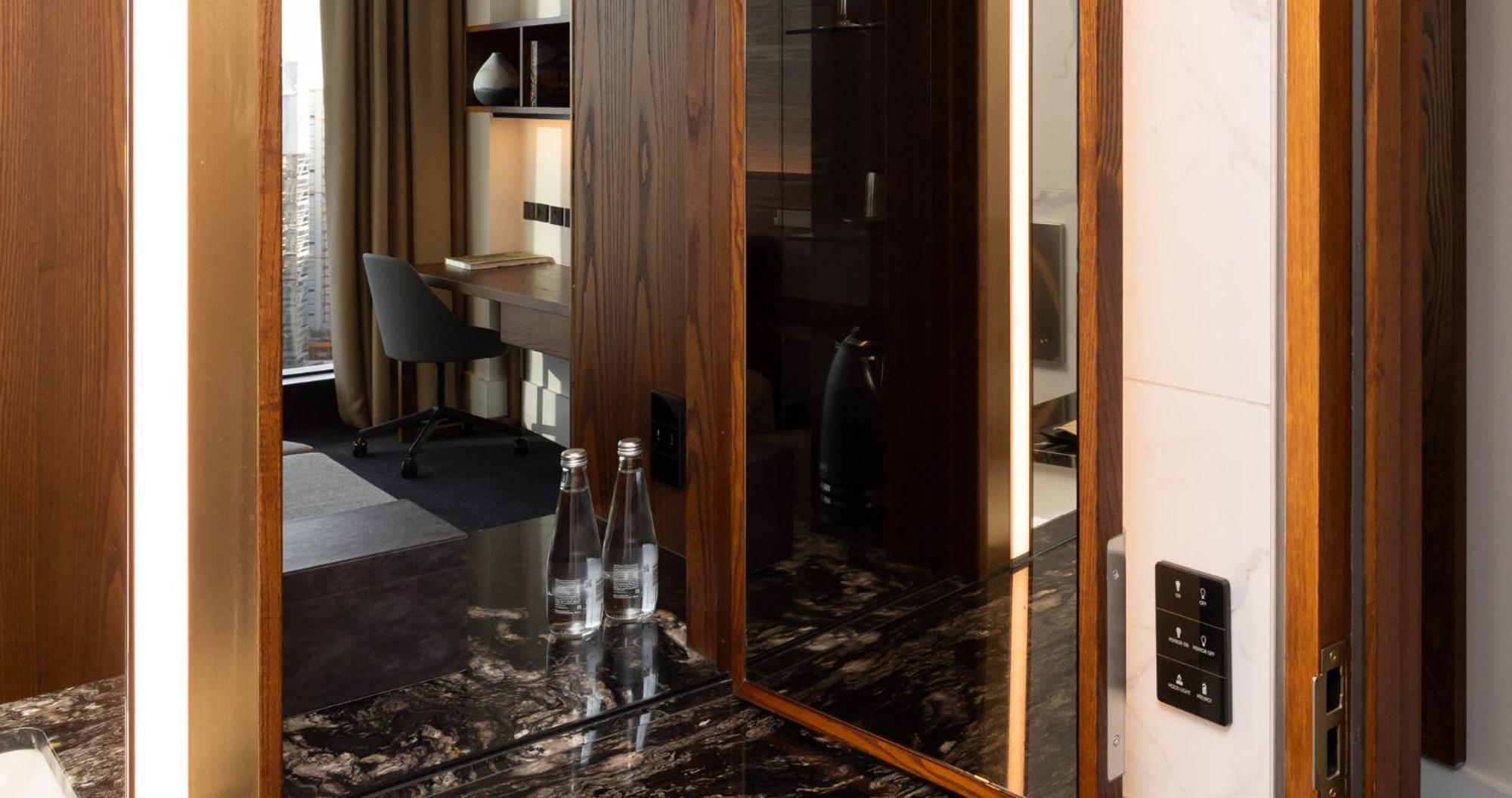 Horizon By Skycity Auckland Extérieur photo A mirror in a hotel room