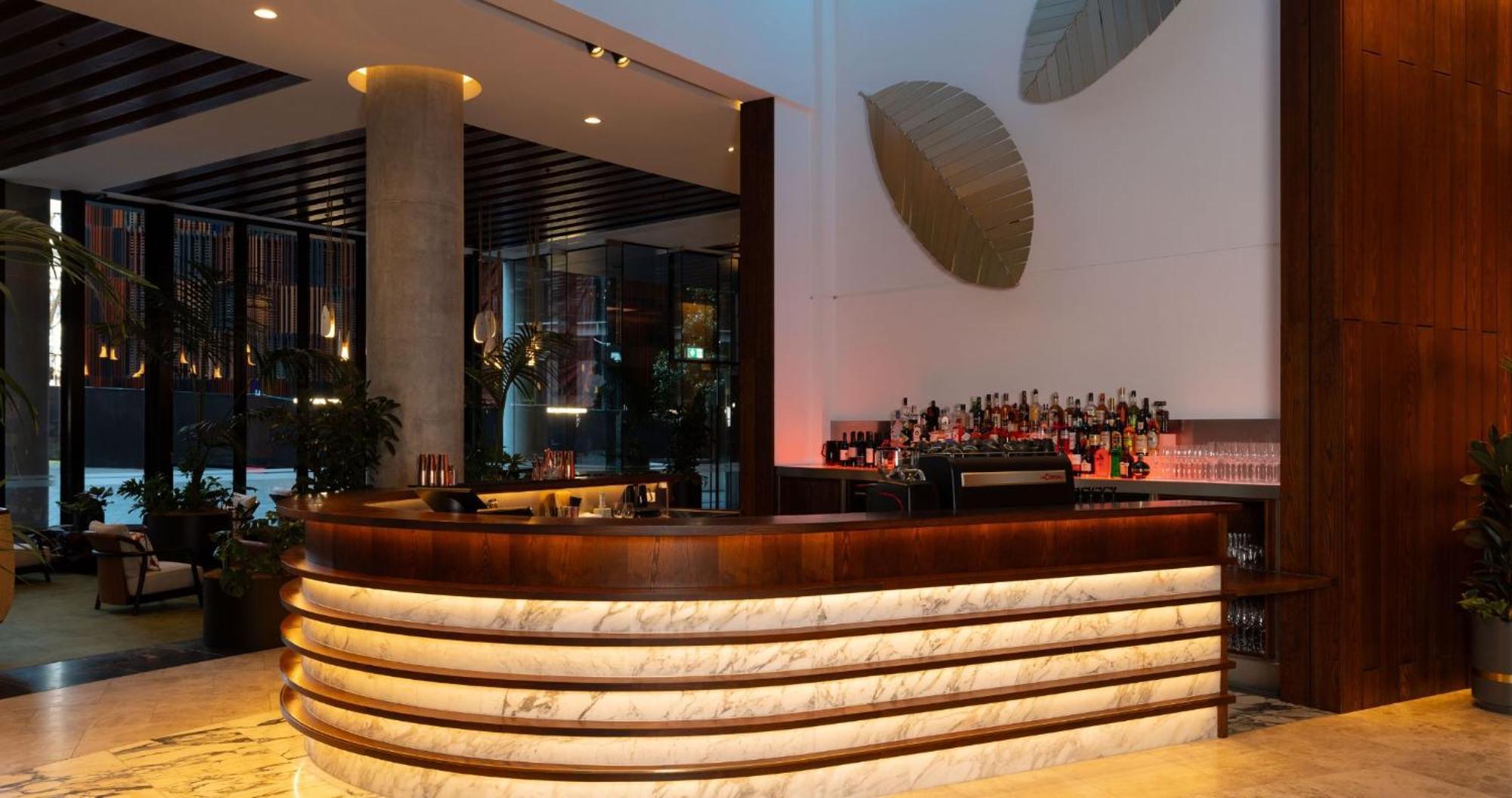 Horizon By Skycity Auckland Extérieur photo The bar at the Mandarin Oriental, Munich
