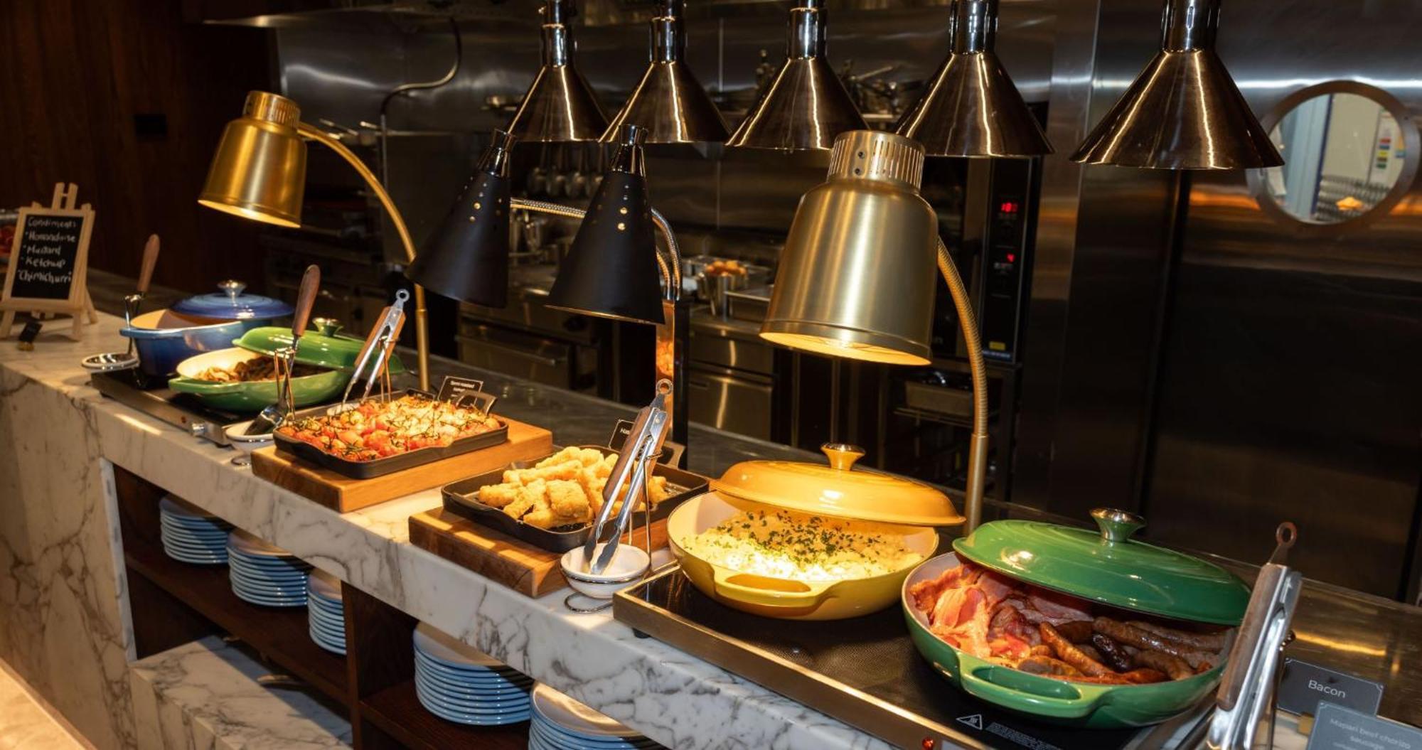 Horizon By Skycity Auckland Extérieur photo A chafing dish buffet